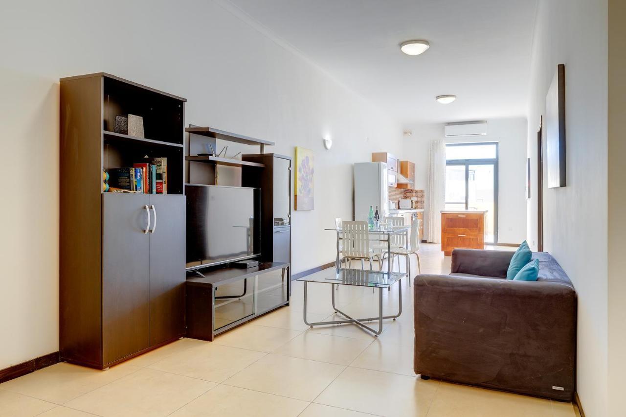 Modern 2 Bedroom Maisonette In Central 斯利马 外观 照片